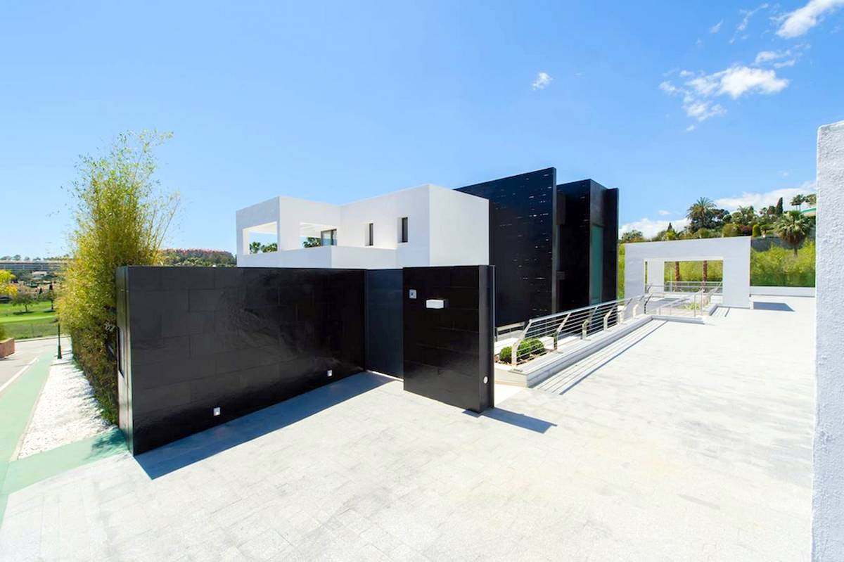 Huis te koop in Nueva Andalucía | 5 slaapkamers H2803361