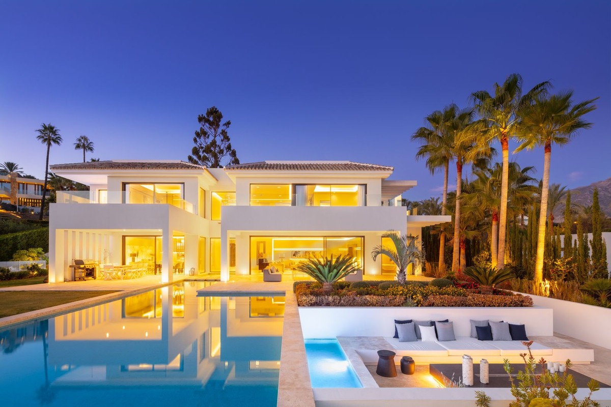 Huis te koop in Nueva Andalucía | 6 slaapkamers H4229713