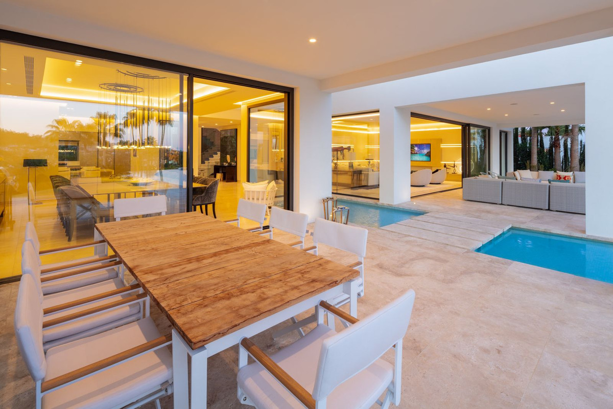 Huis te koop in Nueva Andalucía | 6 slaapkamers H4229713