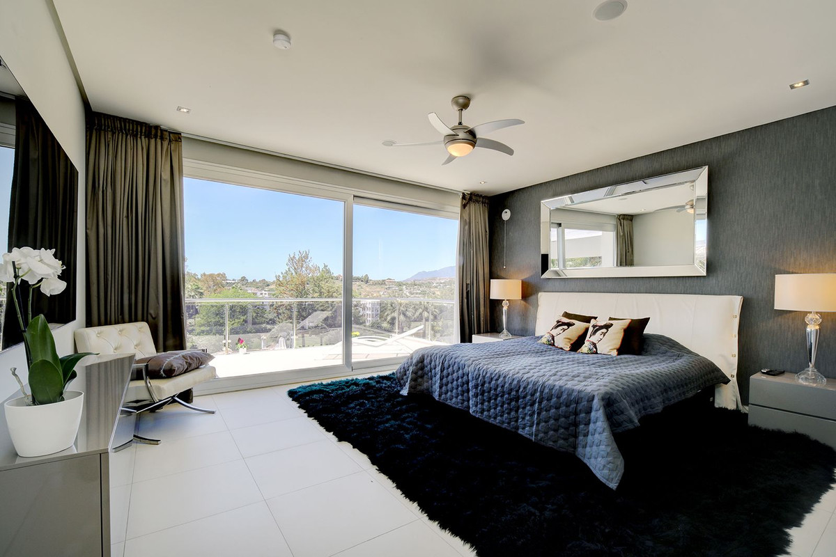 Huis te koop in Nueva Andalucía | 5 slaapkamers H4372624