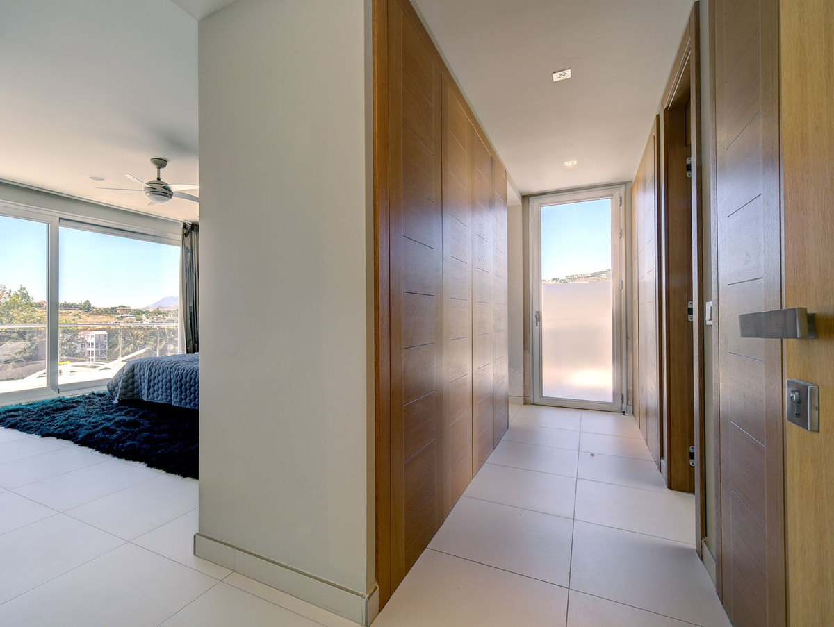 Huis te koop in Nueva Andalucía | 5 slaapkamers H4372624