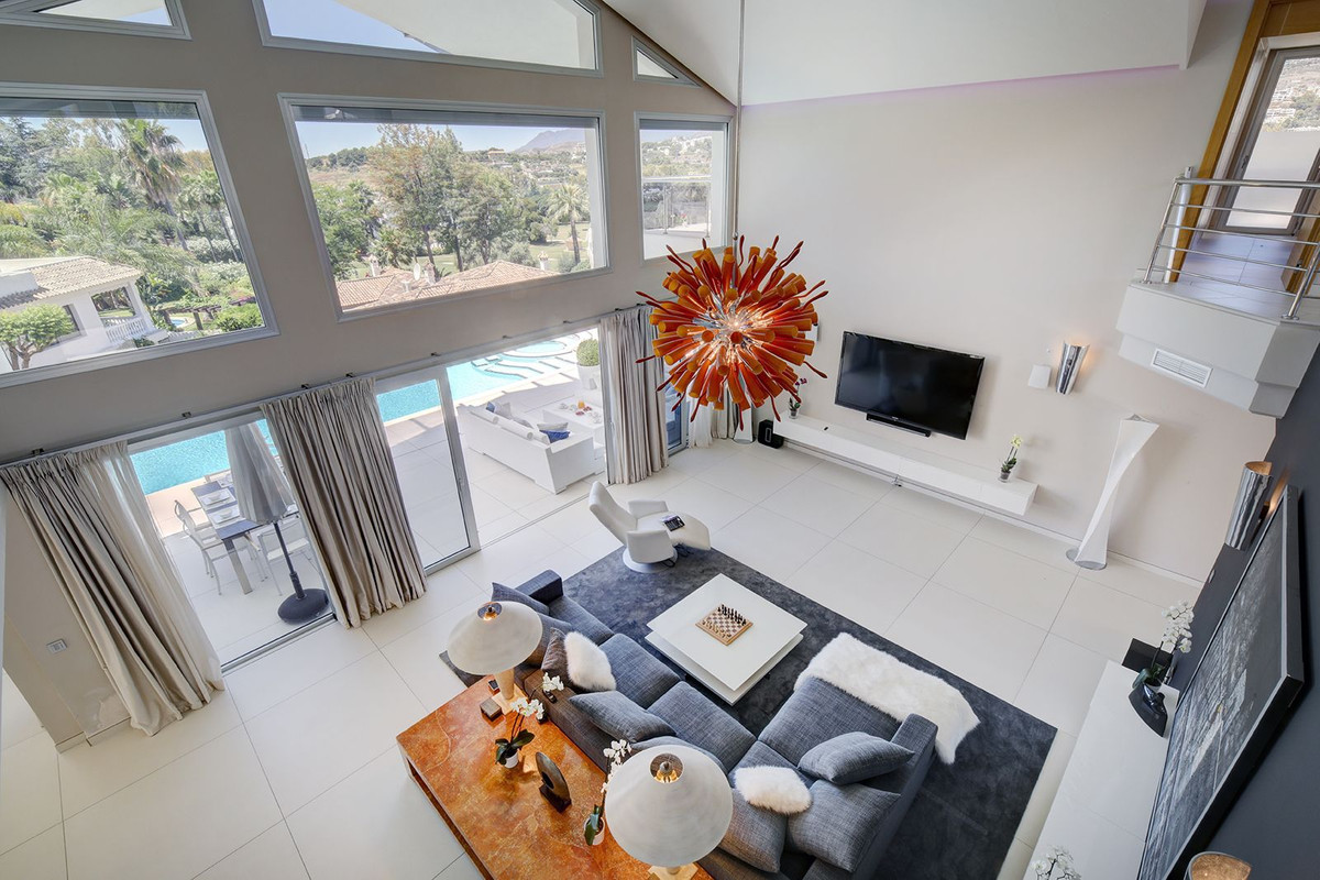 Huis te koop in Nueva Andalucía | 5 slaapkamers H4372624