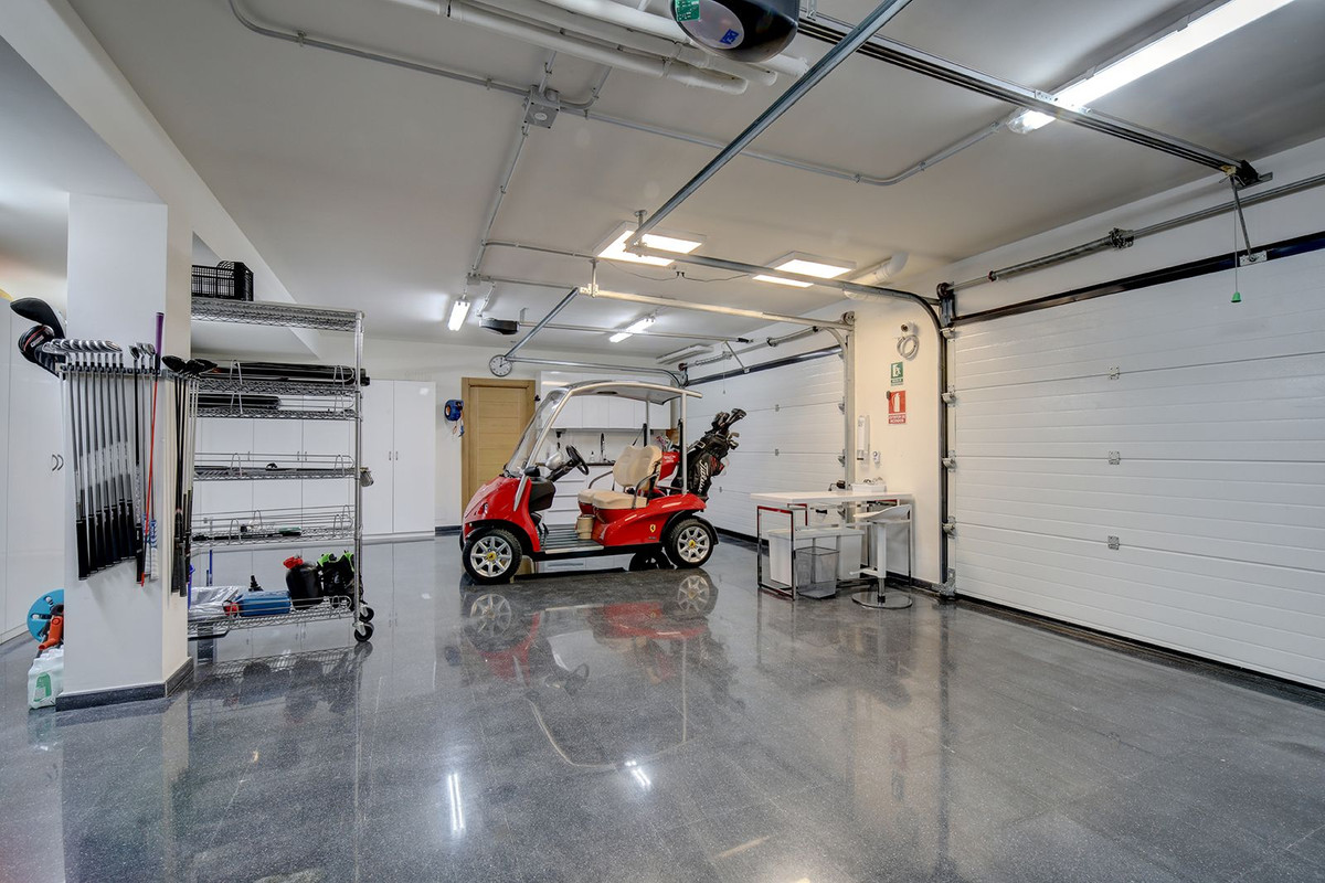 Huis te koop in Nueva Andalucía | 5 slaapkamers H4372624