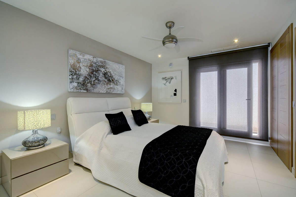 Huis te koop in Nueva Andalucía | 5 slaapkamers H4372624