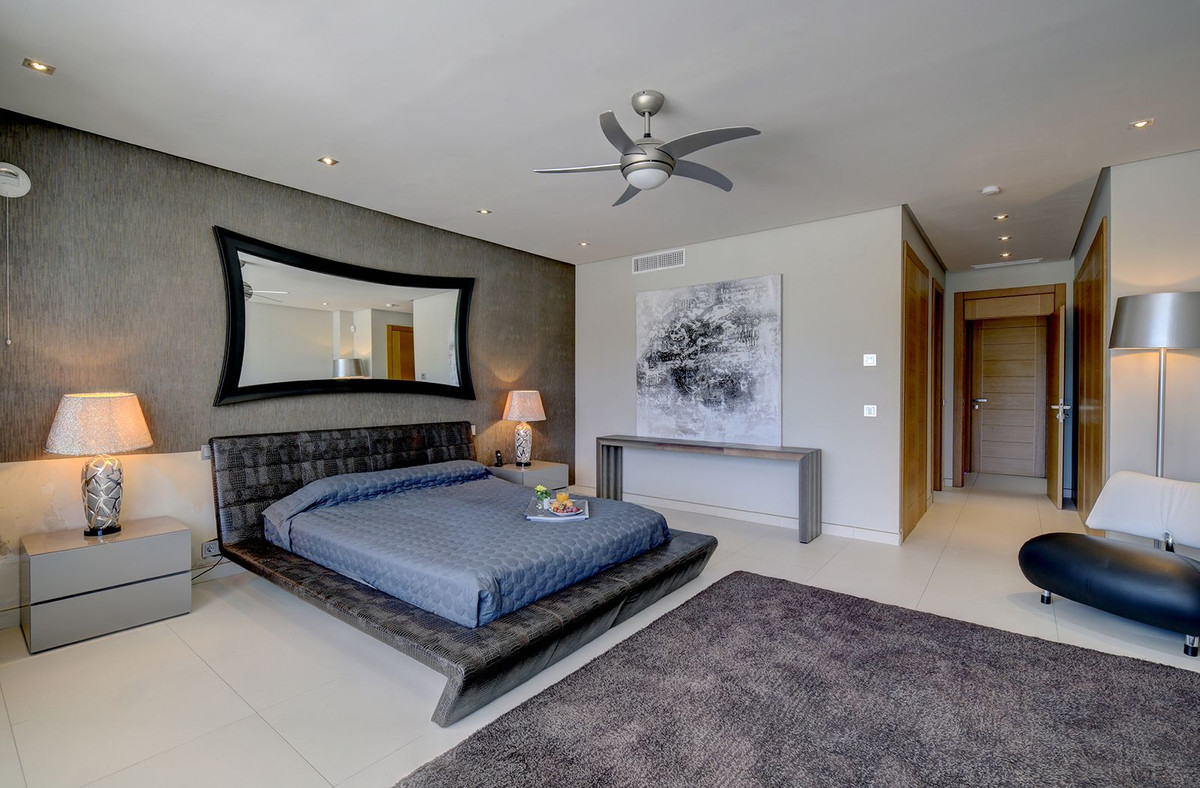 Huis te koop in Nueva Andalucía | 5 slaapkamers H4372624