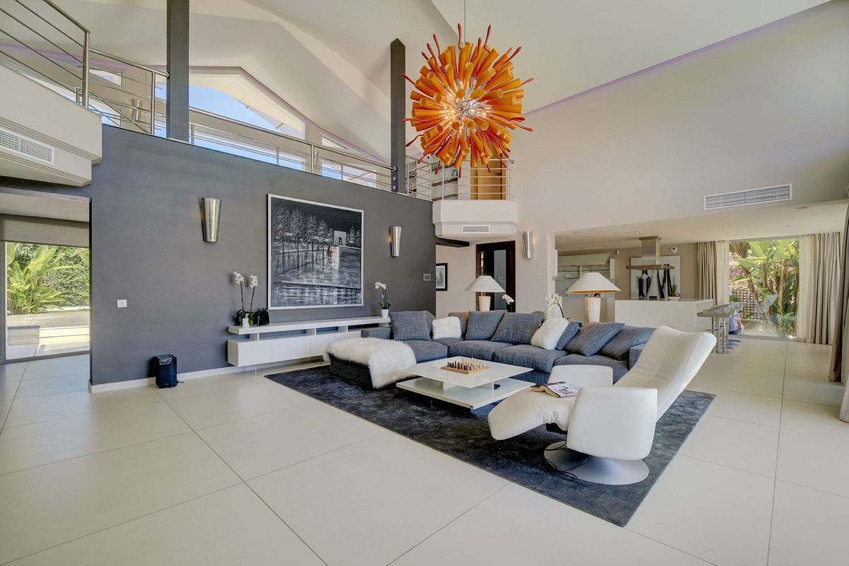 Huis te koop in Nueva Andalucía | 5 slaapkamers H4372624