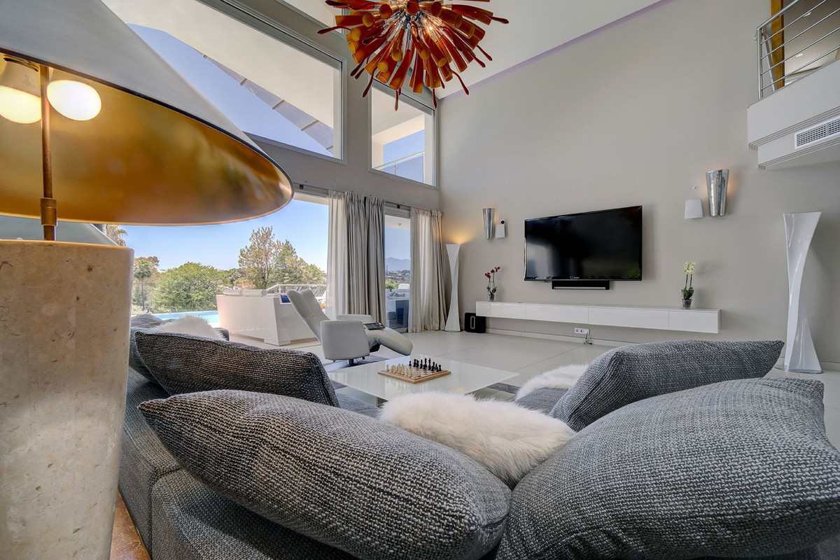 Huis te koop in Nueva Andalucía | 5 slaapkamers H4372624