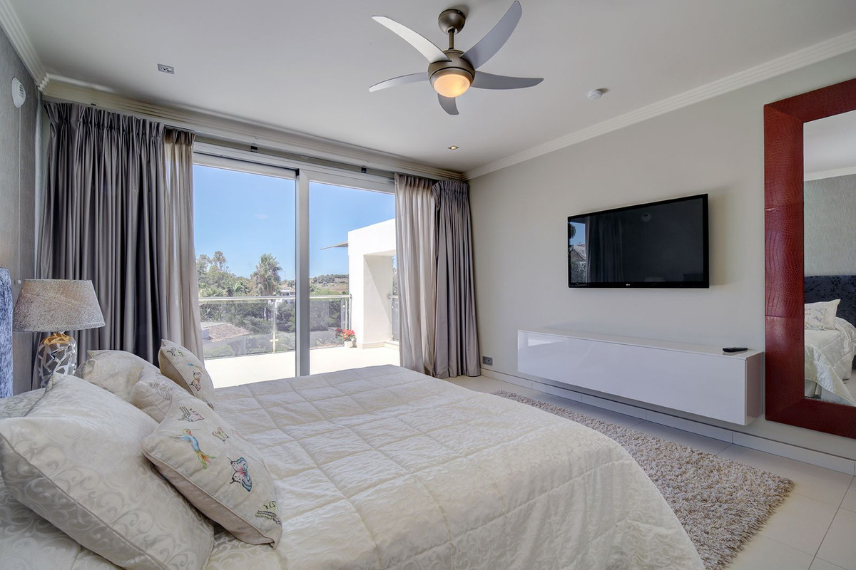 Huis te koop in Nueva Andalucía | 5 slaapkamers H4372624