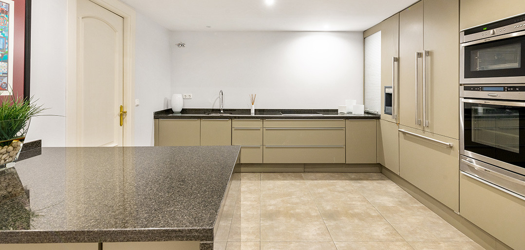 Huis te koop in Nueva Andalucía | 6 slaapkamers H4439494