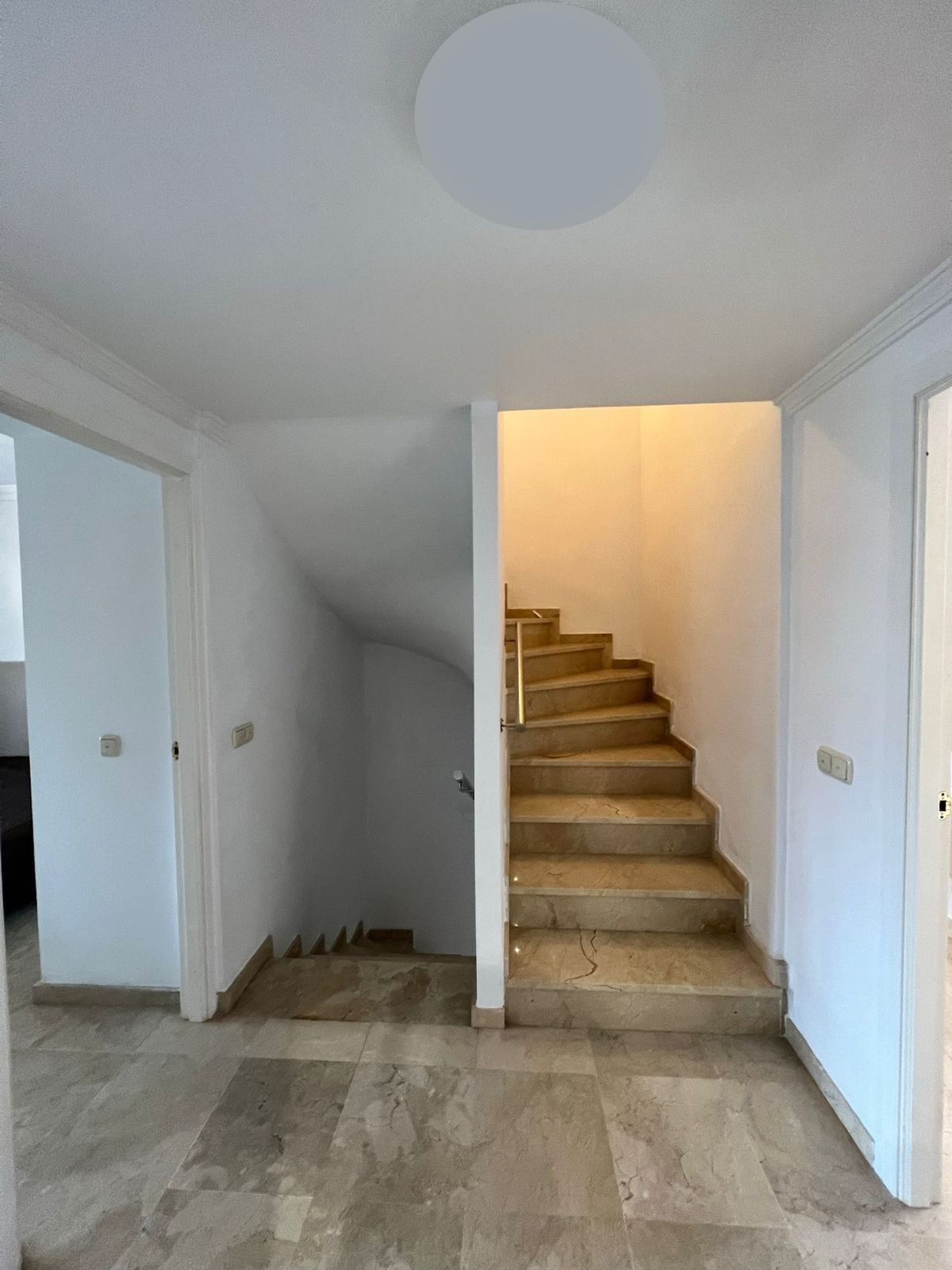 House te koop in Nueva Andalucía | 3 slaapkamers H4749211
