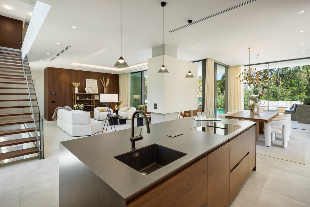 Huis te koop in Nueva Andalucía | 5 slaapkamers H4802620