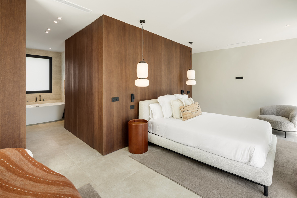 Huis te koop in Nueva Andalucía | 5 slaapkamers H4802620