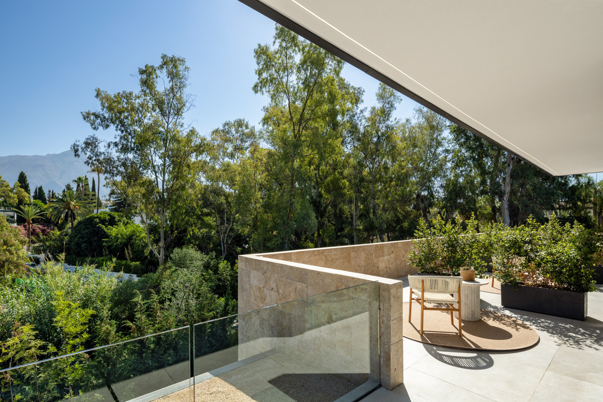 Huis te koop in Nueva Andalucía | 5 slaapkamers H4802620