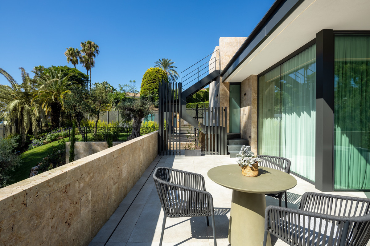 Huis te koop in Nueva Andalucía | 5 slaapkamers H4802620