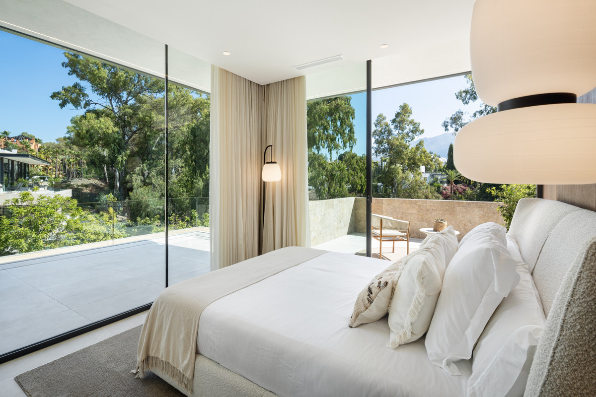 Huis te koop in Nueva Andalucía | 5 slaapkamers H4802620