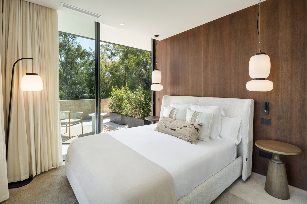 Huis te koop in Nueva Andalucía | 5 slaapkamers H4802620