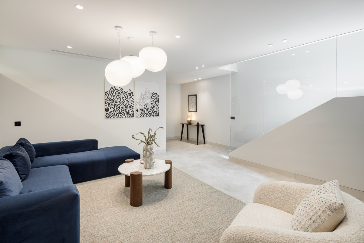 Huis te koop in Nueva Andalucía | 5 slaapkamers H4802620