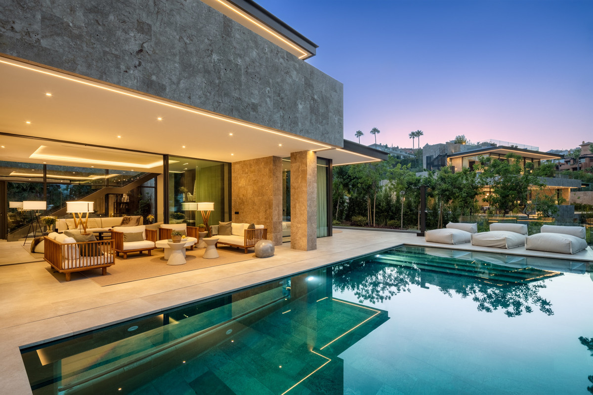 Huis te koop in Nueva Andalucía | 5 slaapkamers H4802620