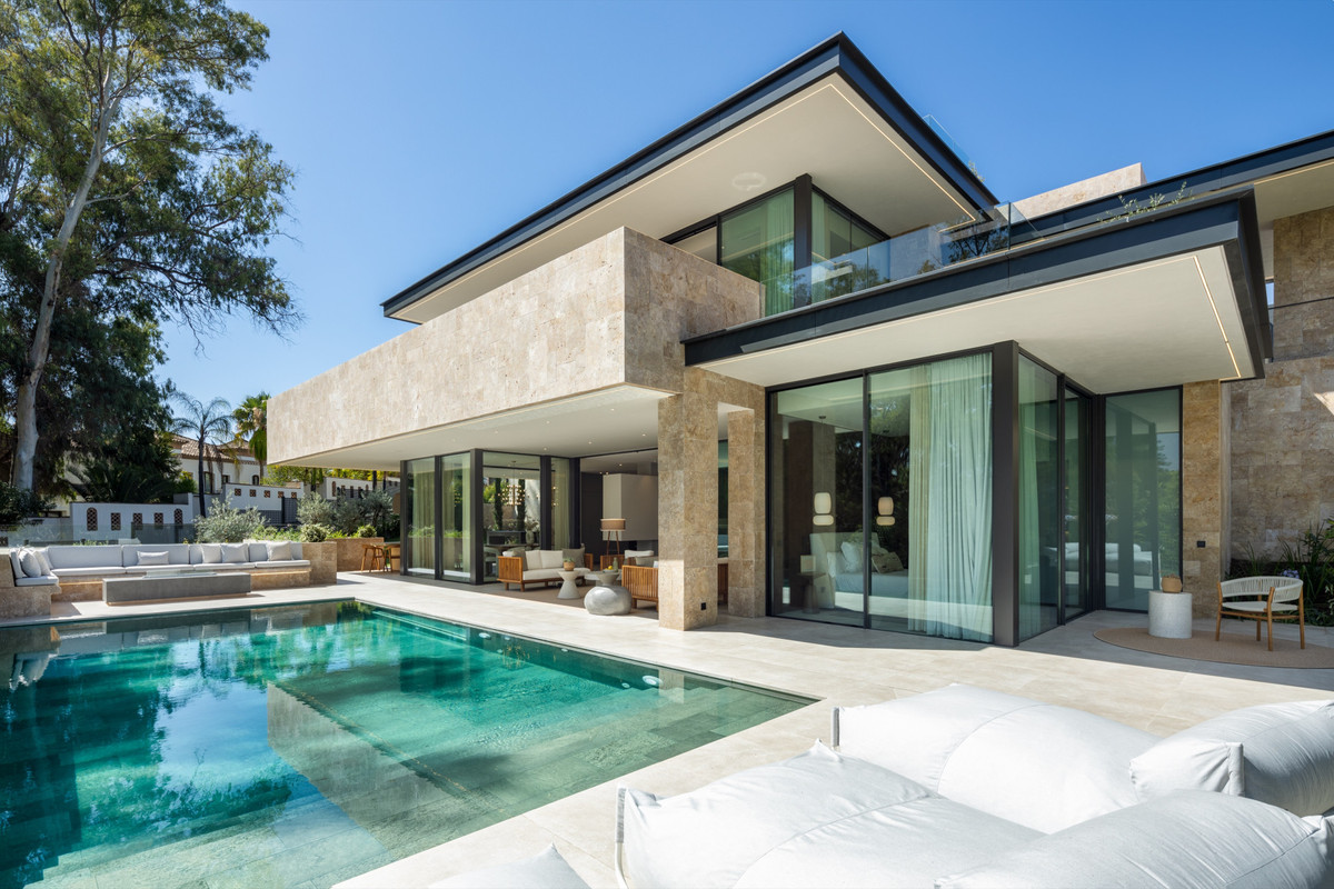 Huis te koop in Nueva Andalucía | 5 slaapkamers H4802620