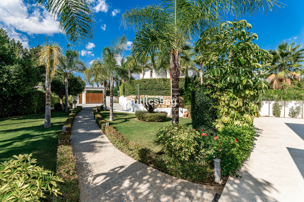 Huis te koop in Nueva Andalucía | 5 slaapkamers H4838200