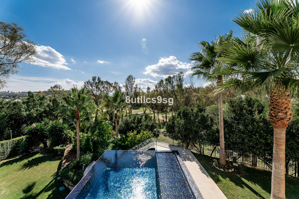 Huis te koop in Nueva Andalucía | 5 slaapkamers H4838200