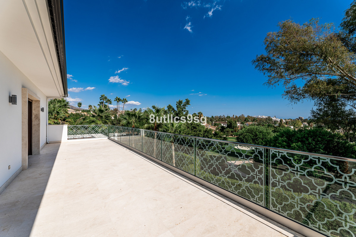 Huis te koop in Nueva Andalucía | 5 slaapkamers H4838200
