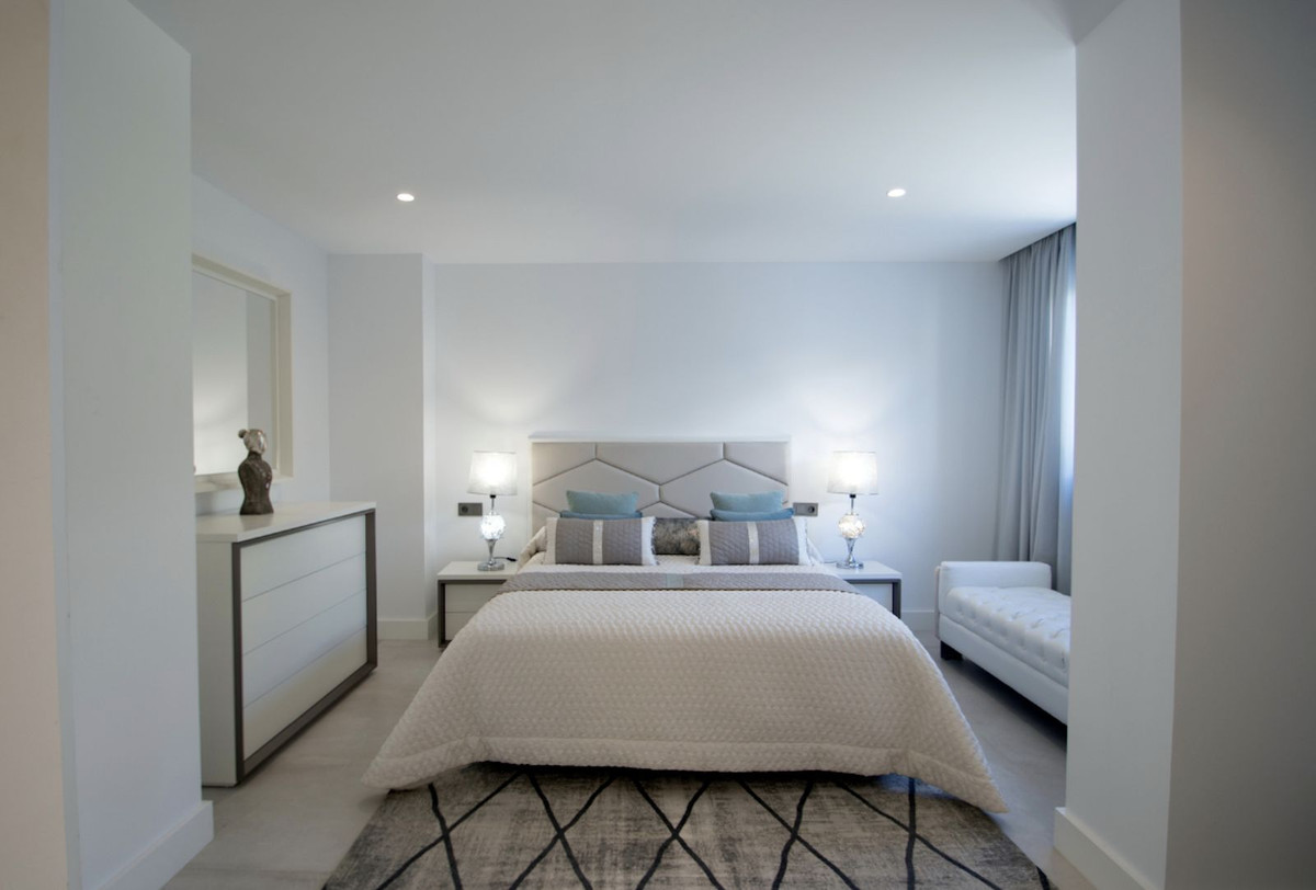 Huis te koop in Nueva Andalucía | 5 slaapkamers H4846231