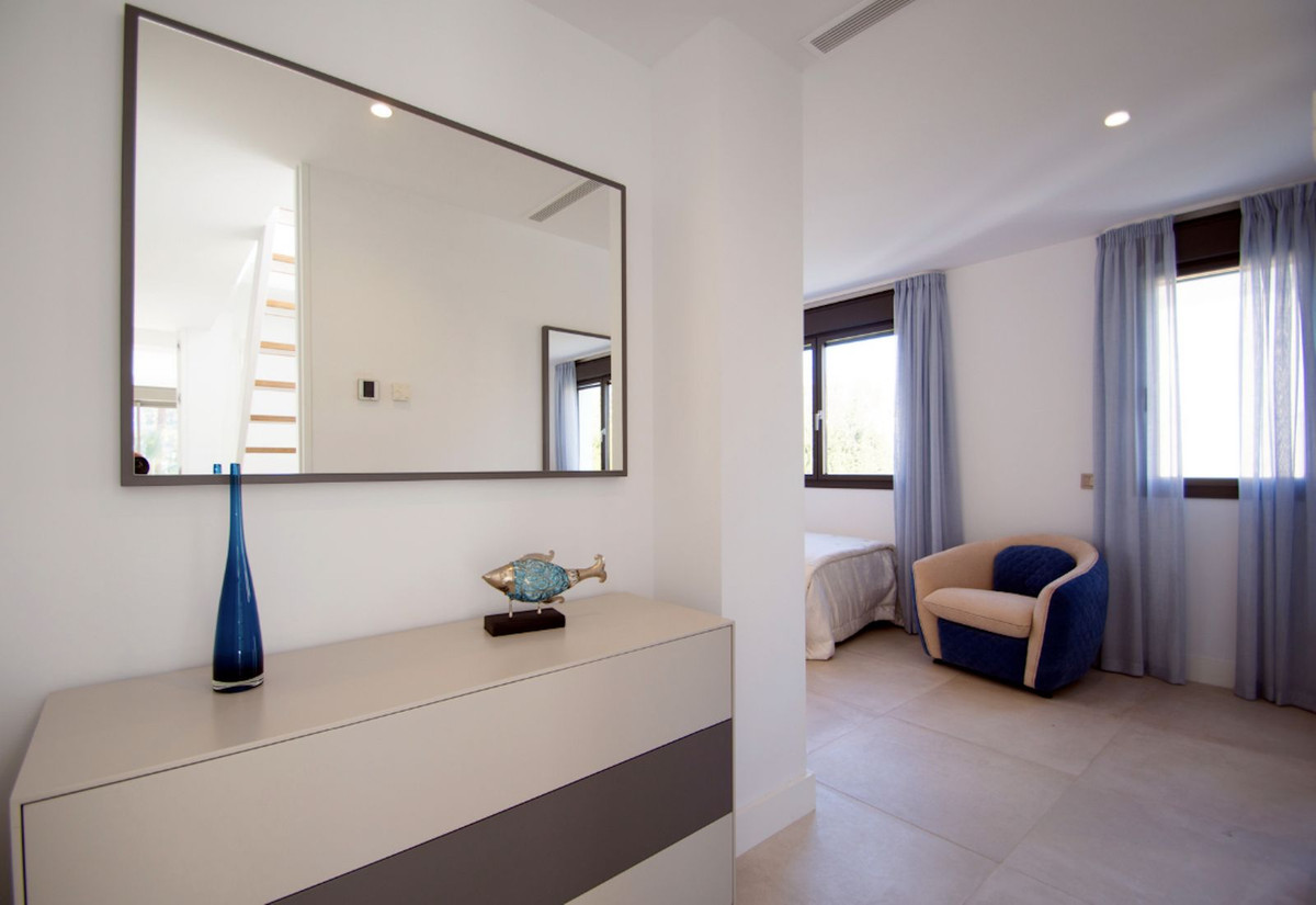 Huis te koop in Nueva Andalucía | 5 slaapkamers H4846231