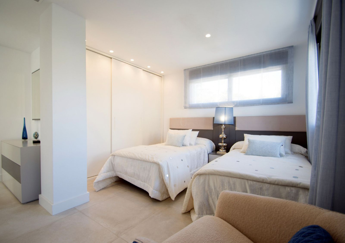 Huis te koop in Nueva Andalucía | 5 slaapkamers H4846231