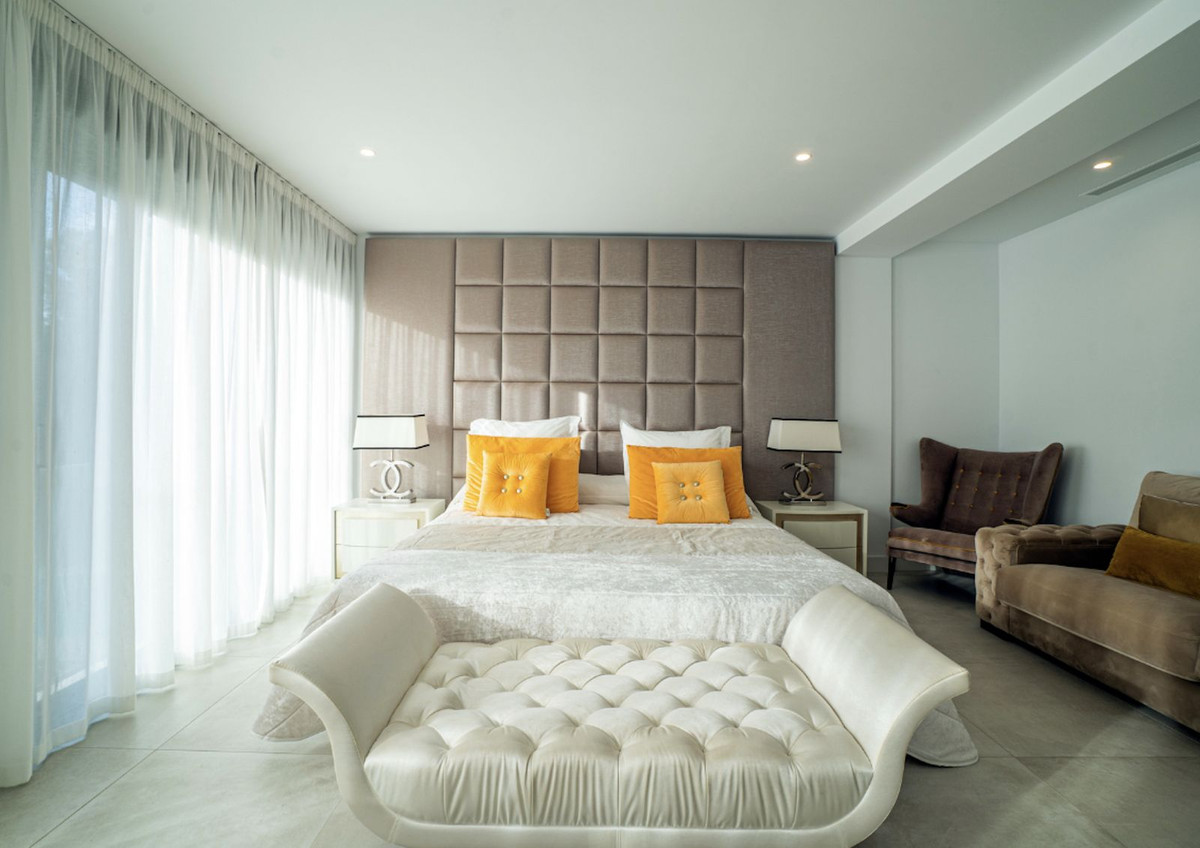 Huis te koop in Nueva Andalucía | 5 slaapkamers H4846231