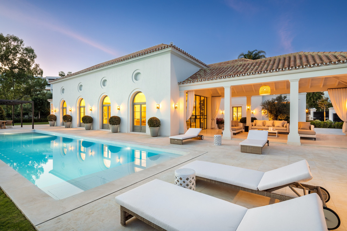 Huis te koop in Nueva Andalucía | 6 slaapkamers H4896823