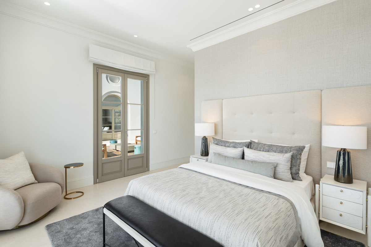 Huis te koop in Nueva Andalucía | 6 slaapkamers H4896823