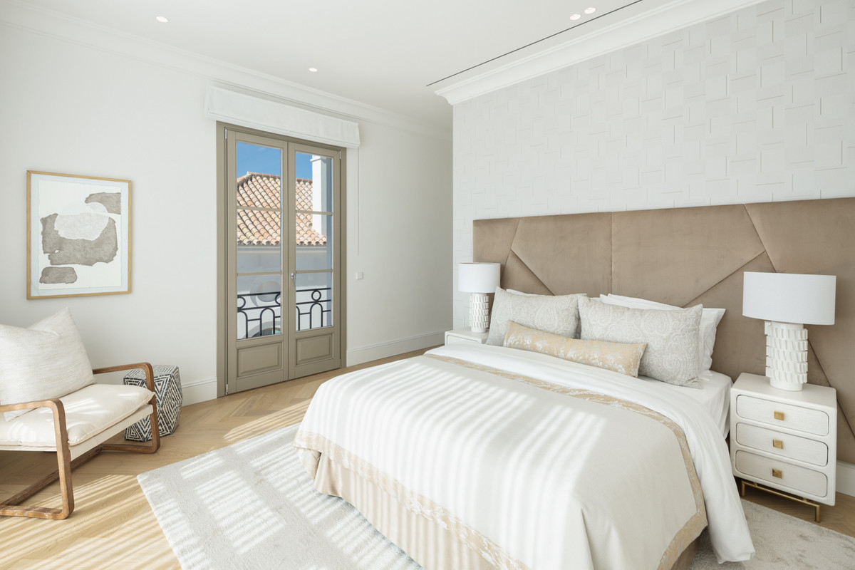 Huis te koop in Nueva Andalucía | 6 slaapkamers H4896823