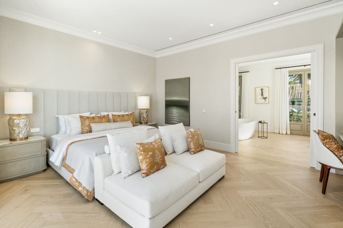 Huis te koop in Nueva Andalucía | 6 slaapkamers H4896823