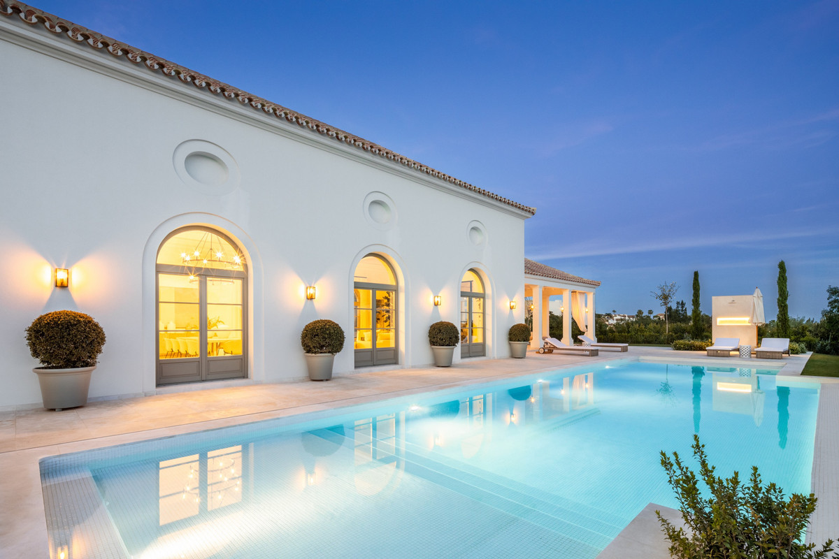 Huis te koop in Nueva Andalucía | 6 slaapkamers H4896823