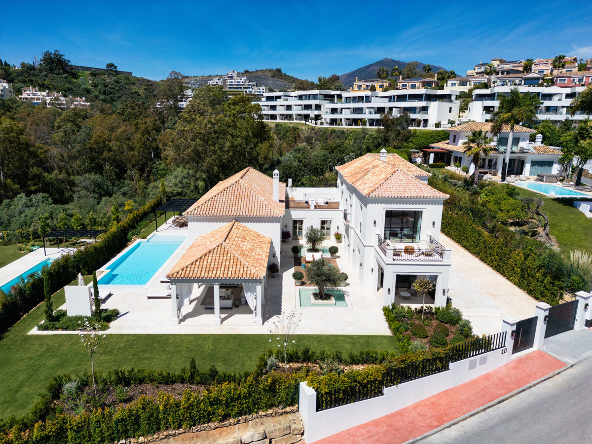 Huis te koop in Nueva Andalucía | 6 slaapkamers H4896823