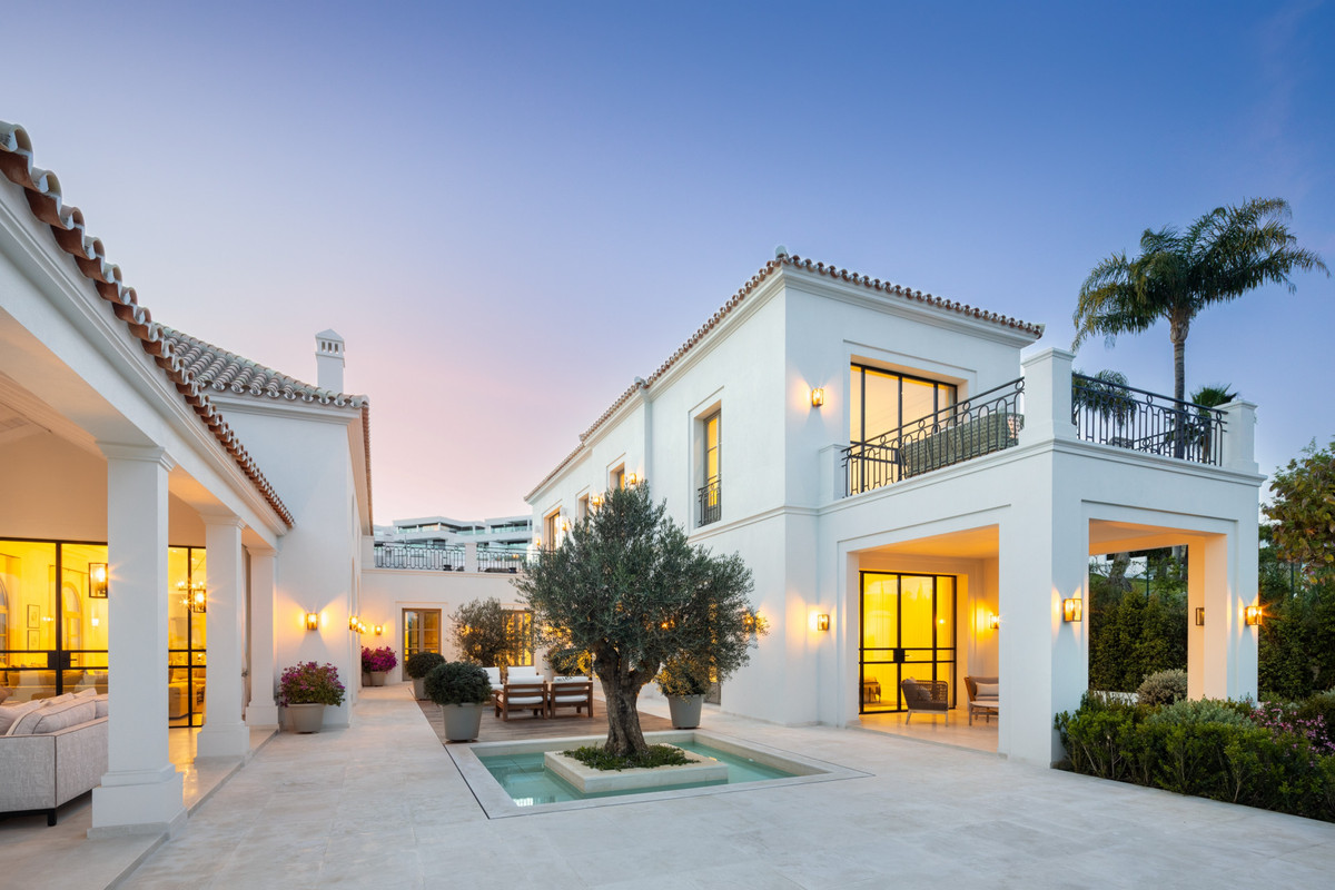 Huis te koop in Nueva Andalucía | 6 slaapkamers H4896823