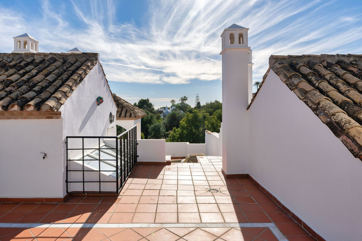 Geschakelde Woning in Nueva Andalucía-29