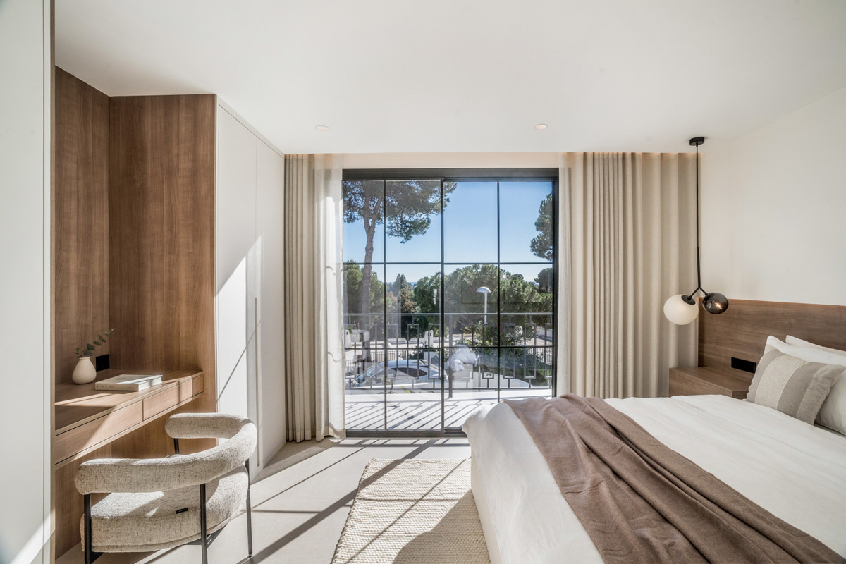 Huis te koop in Nueva Andalucía | 5 slaapkamers H4917565