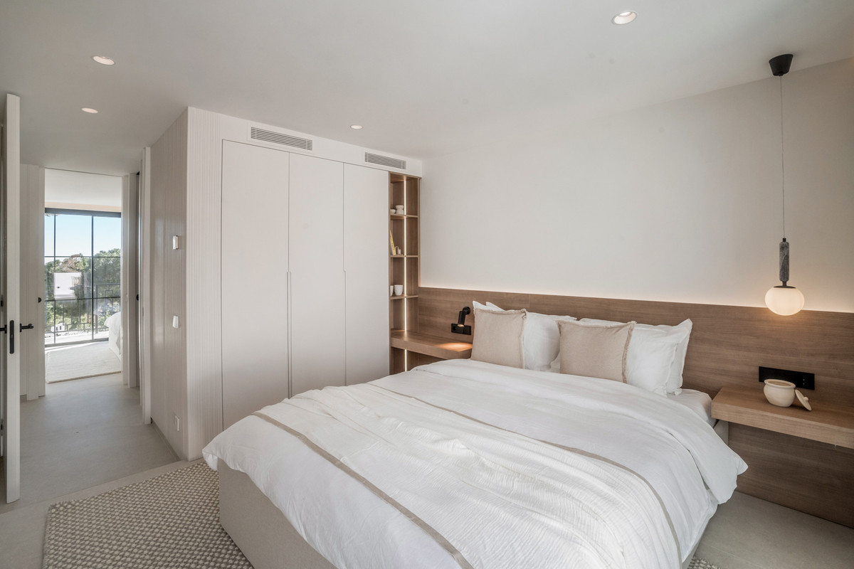 Huis te koop in Nueva Andalucía | 5 slaapkamers H4917565