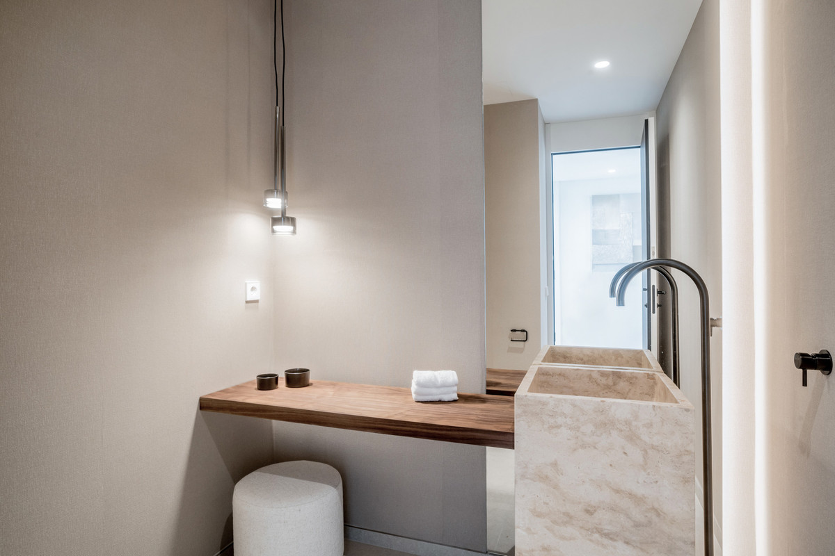 Huis te koop in Nueva Andalucía | 5 slaapkamers H4917565