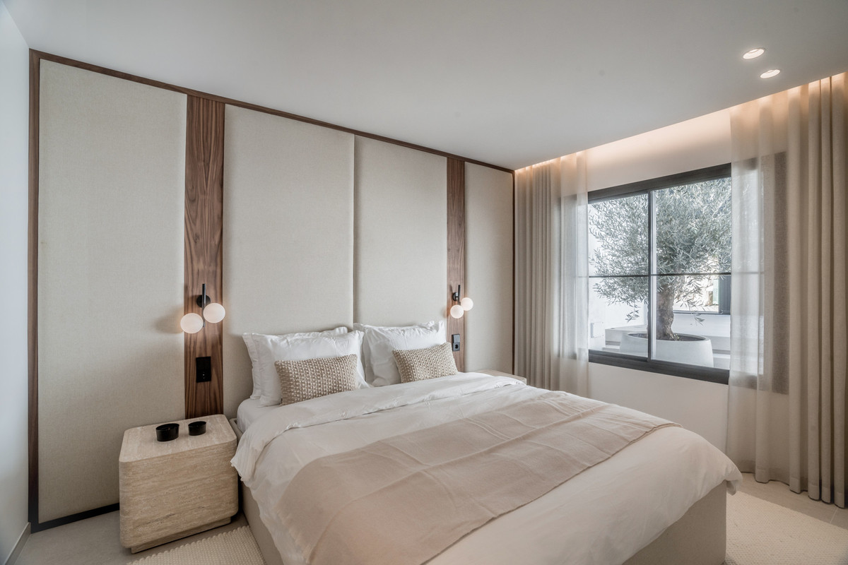 Huis te koop in Nueva Andalucía | 5 slaapkamers H4917565