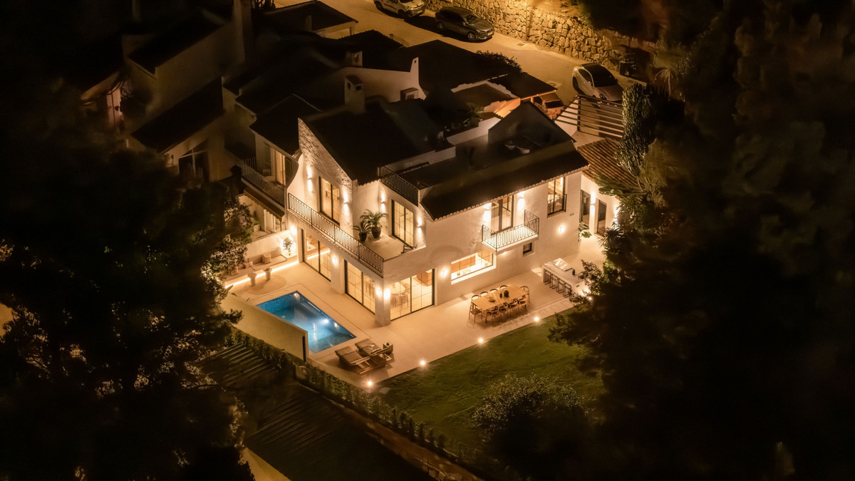 Huis te koop in Nueva Andalucía | 5 slaapkamers H4917565