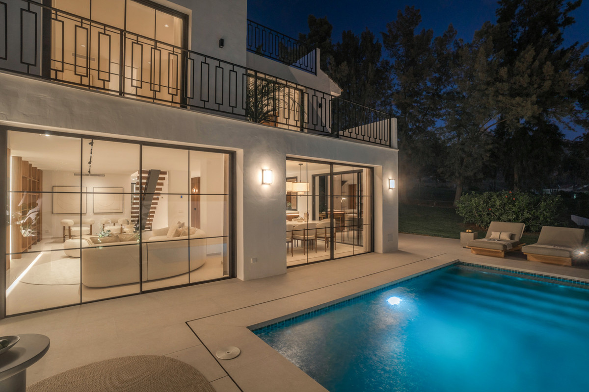 Huis te koop in Nueva Andalucía | 5 slaapkamers H4917565