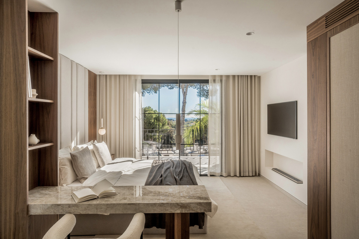 Huis te koop in Nueva Andalucía | 5 slaapkamers H4917565
