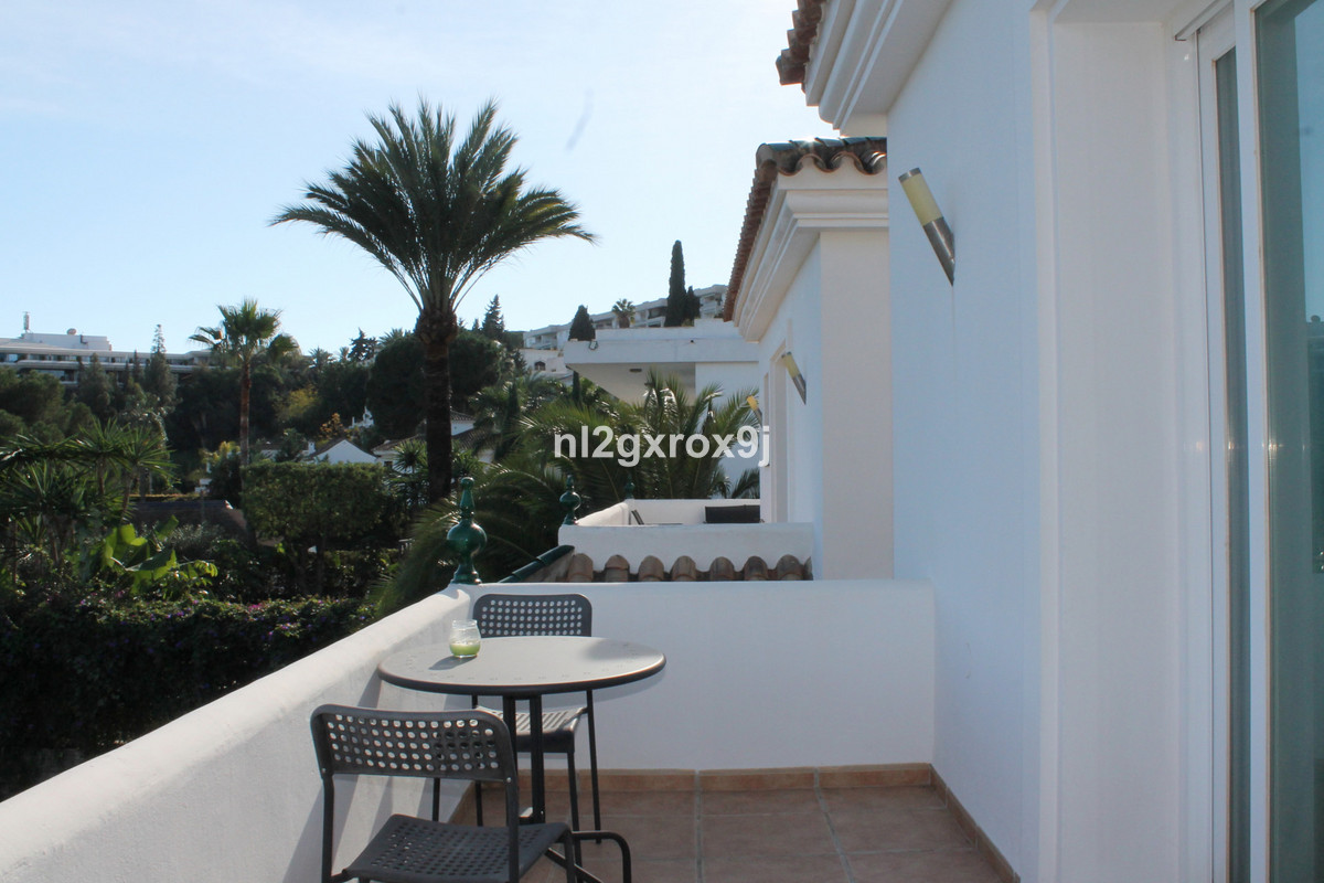 Vrijstaande Villa in Nueva Andalucía-26