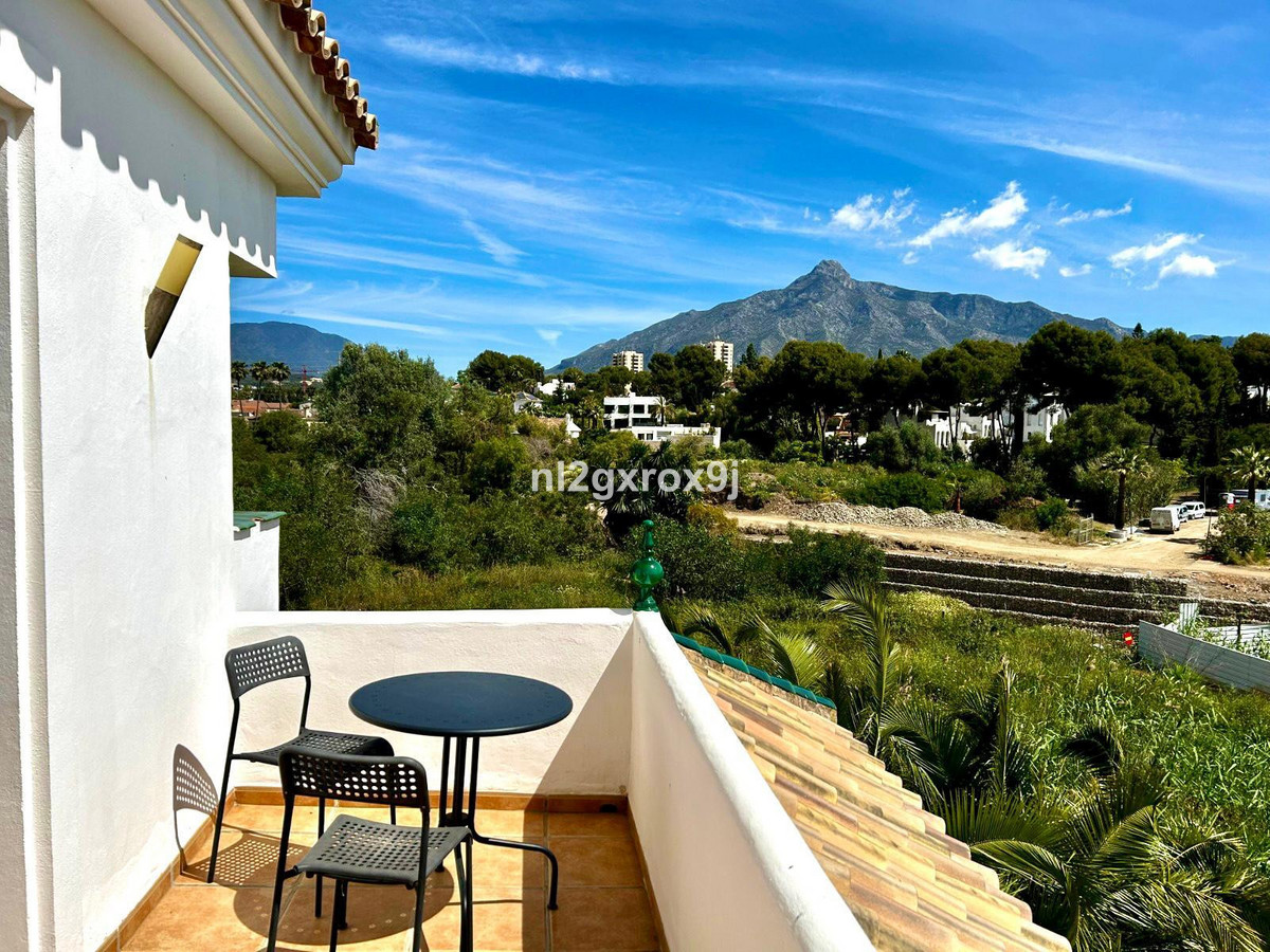 Vrijstaande Villa in Nueva Andalucía-3