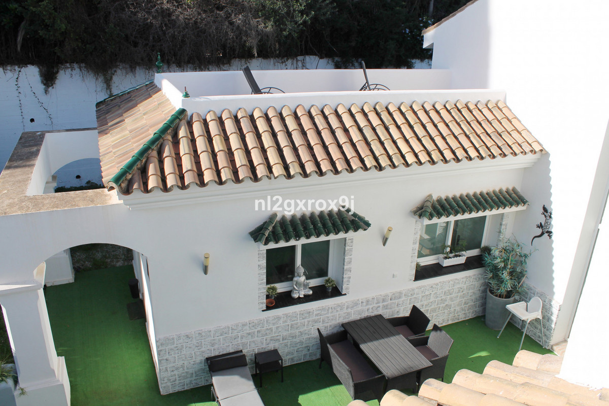 Vrijstaande Villa in Nueva Andalucía-33