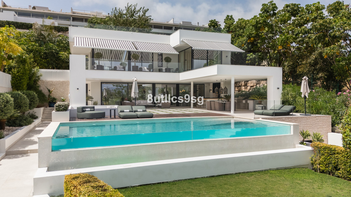 Huis te koop in Nueva Andalucía | 5 slaapkamers H4922260