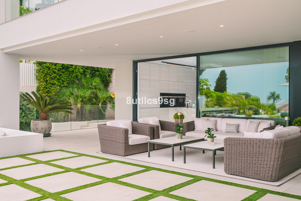 Huis te koop in Nueva Andalucía | 5 slaapkamers H4922260